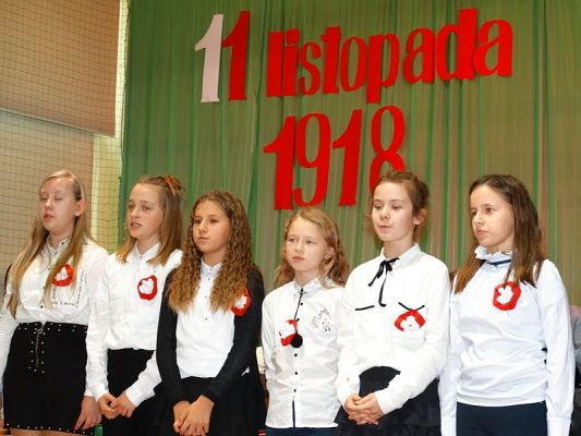  Grafika #34: Apel z okazji Święta Niepodległości