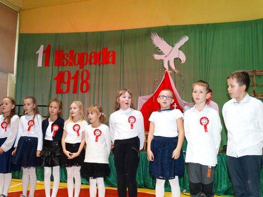  Grafika #27: Apel z okazji Święta Niepodległości