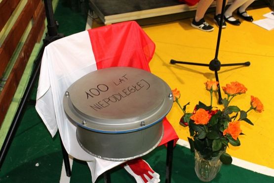  Grafika #14: Apel z okazji Święta Niepodległości