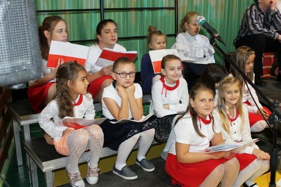  Grafika #31: Apel z okazji Święta Niepodległości