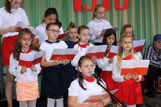  Grafika #19: Apel z okazji Święta Niepodległości