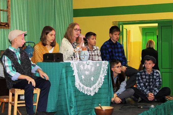  Grafika #40: Apel z okazji Święta Niepodległości