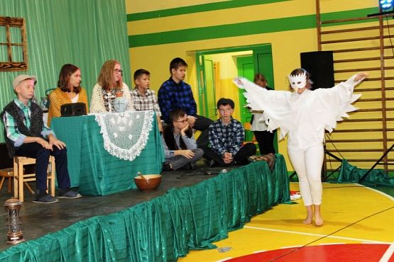  Grafika #35: Apel z okazji Święta Niepodległości