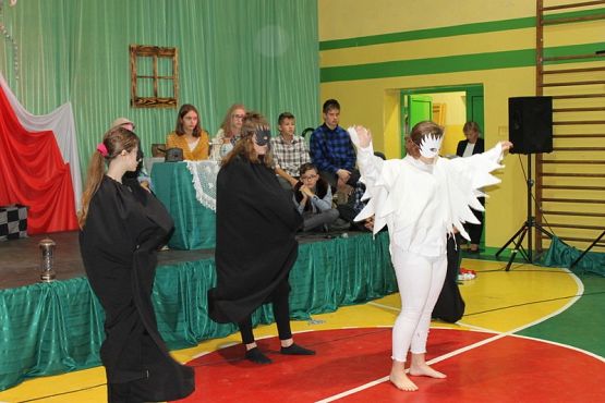  Grafika #36: Apel z okazji Święta Niepodległości