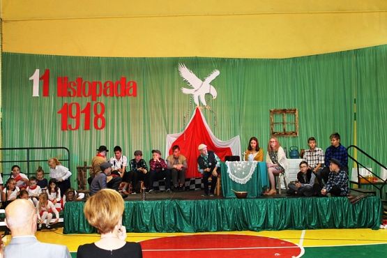  Grafika #37: Apel z okazji Święta Niepodległości