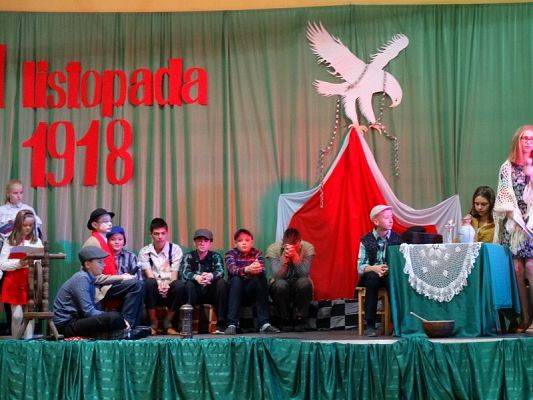  Grafika #63: Apel z okazji Święta Niepodległości