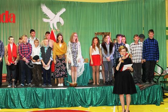  Grafika #43: Apel z okazji Święta Niepodległości