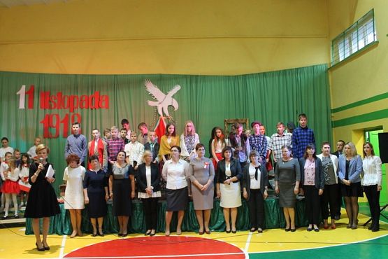  Grafika #45: Apel z okazji Święta Niepodległości