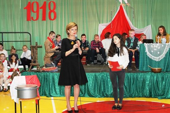  Grafika #46: Apel z okazji Święta Niepodległości