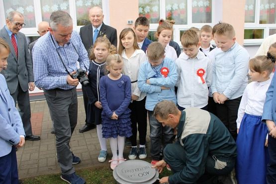  Grafika #57: Apel z okazji Święta Niepodległości