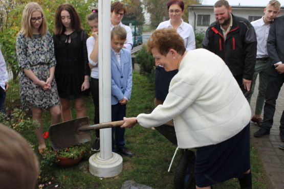  Grafika #9: Apel z okazji Święta Niepodległości