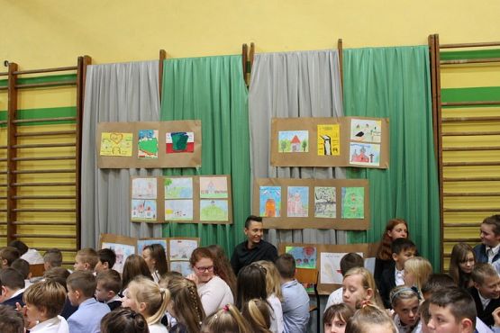  Grafika #54: Apel z okazji Święta Niepodległości