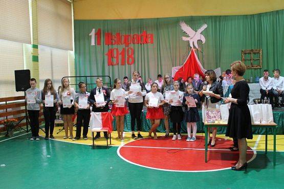  Grafika #70: Apel z okazji Święta Niepodległości