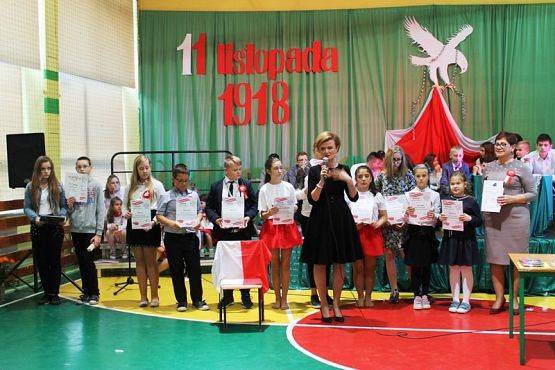  Grafika #71: Apel z okazji Święta Niepodległości