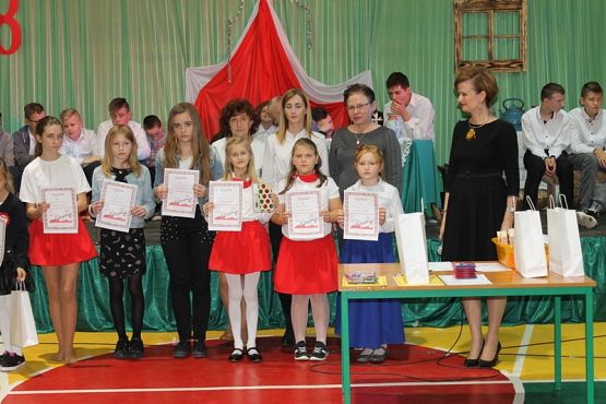  Grafika #79: Apel z okazji Święta Niepodległości