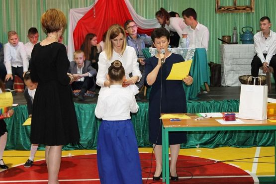  Grafika #10: Apel z okazji Święta Niepodległości