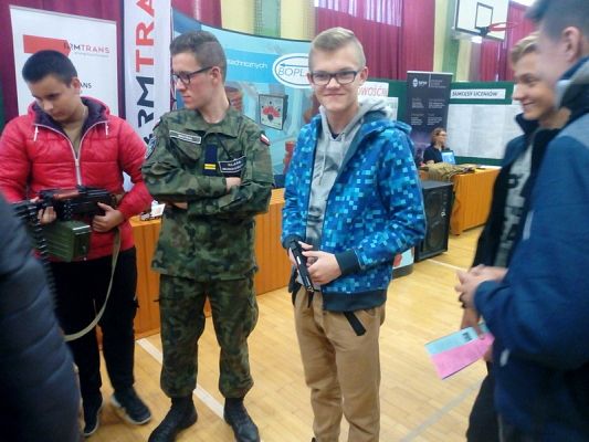  Grafika #8: Targi edukacyjne