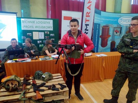  Grafika #7: Targi edukacyjne