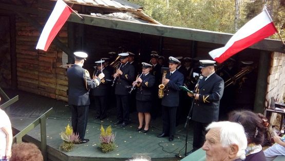  Grafika #4: Uroczystości w Szymbarku