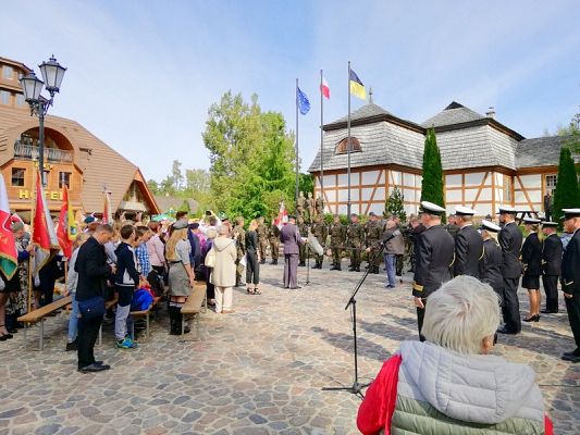  Grafika #18: Uroczystości w Szymbarku