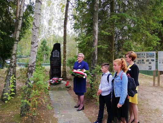  Grafika #20: Uroczystości w Szymbarku