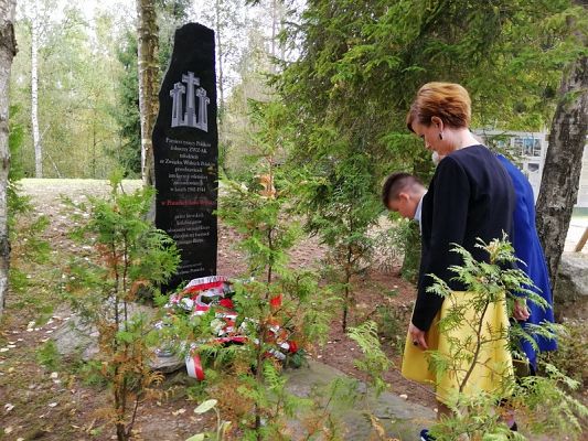  Grafika #19: Uroczystości w Szymbarku