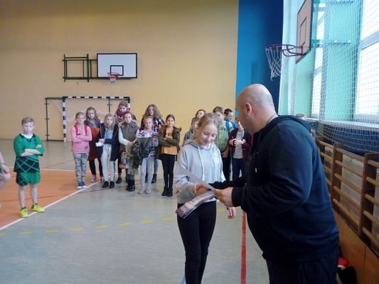  Grafika #2: Unihokej - IGRZYSKA DZIECI