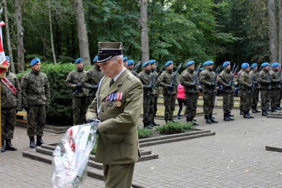  Grafika #32: Uroczystość w Krępie Kaszubskiej