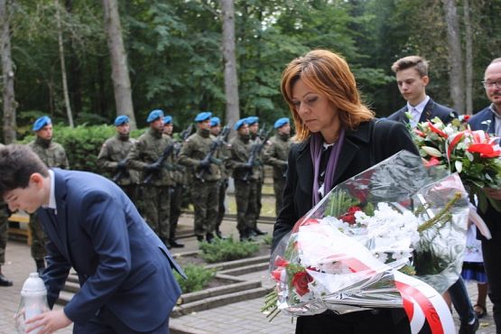  Grafika #2: Uroczystość w Krępie Kaszubskiej