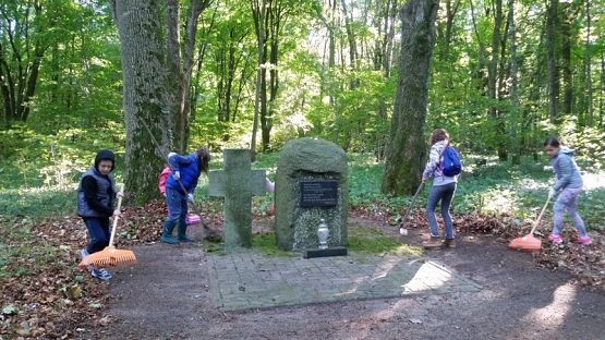  Grafika #5: Porzątkujemy cmentarz