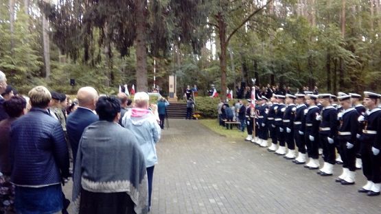  Grafika #1: Uroczystości w Rybnie