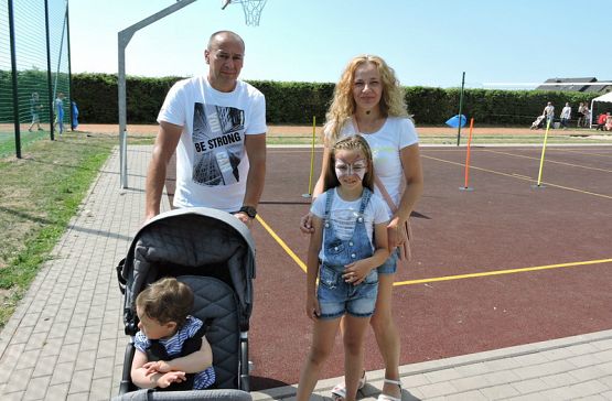  Grafika #42: FESTYN RODZINNY