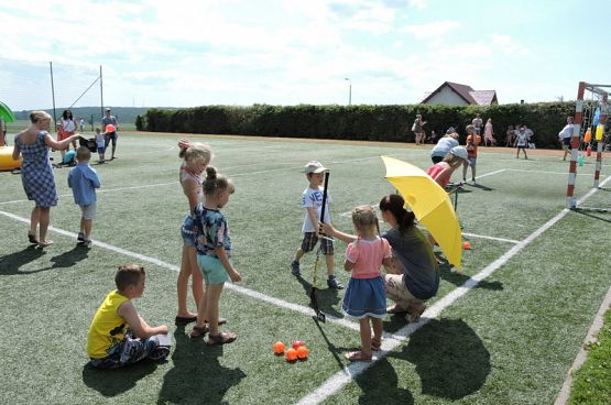  Grafika #44: FESTYN RODZINNY