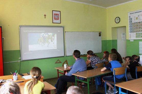  Grafika #9: Lekcje historii z okazji 100- lecia Niepodległości