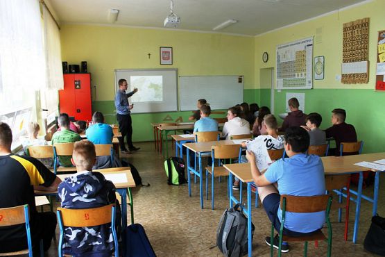  Grafika #6: Lekcje historii z okazji 100- lecia Niepodległości