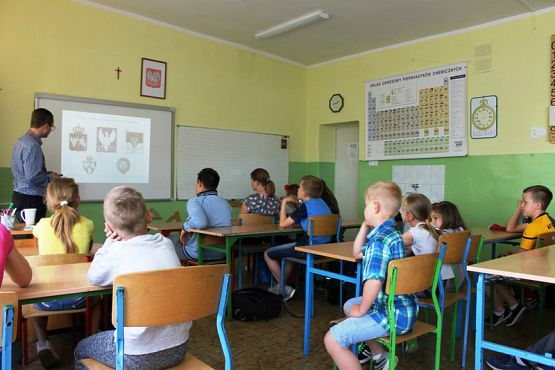  Grafika #8: Lekcje historii z okazji 100- lecia Niepodległości