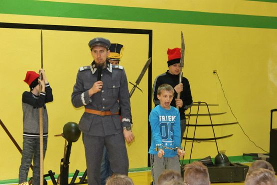  Grafika #23: Grupa rekonstrukcyjna.