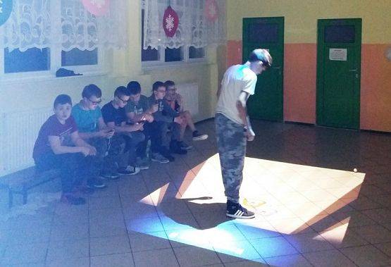  Grafika #6: Nocka w szkole!