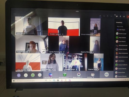 Grafika #18: Uczestniczymy w Akcji Szkoła do hymnu