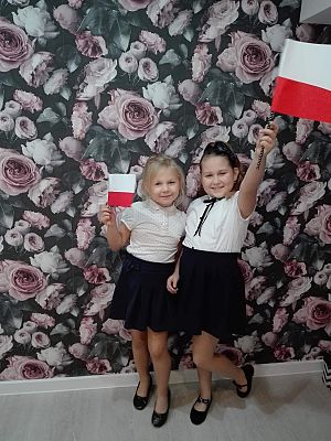 Grafika #11: Uczestniczymy w Akcji Szkoła do hymnu