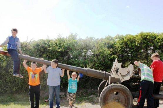  Grafika #26: DZIEŃ DZIECKA - OTWARCIE BOISKA 1.06.2014r.