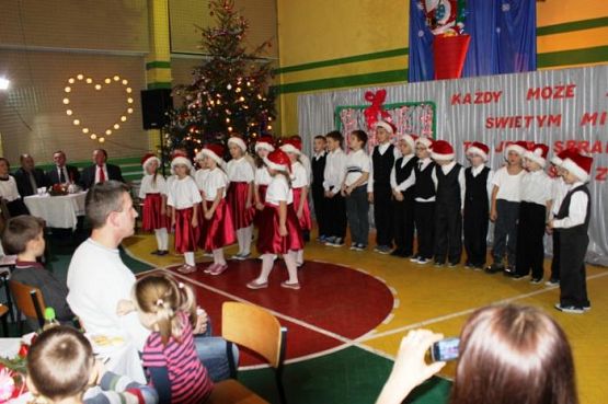  Grafika #16: Kiermasz Świąteczny 13 XII 2013r.