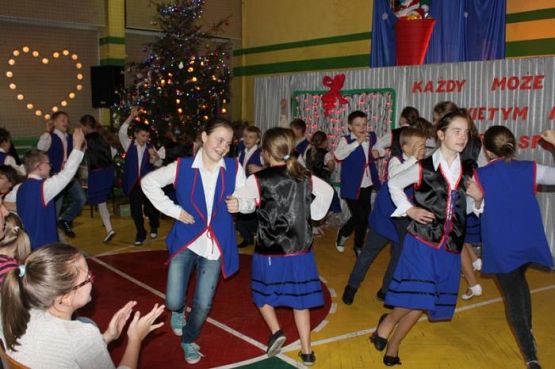  Grafika #18: Kiermasz Świąteczny 13 XII 2013r.