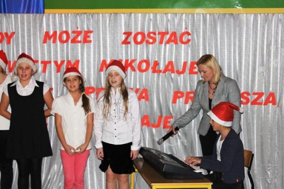  Grafika #28: Kiermasz Świąteczny 13 XII 2013r.