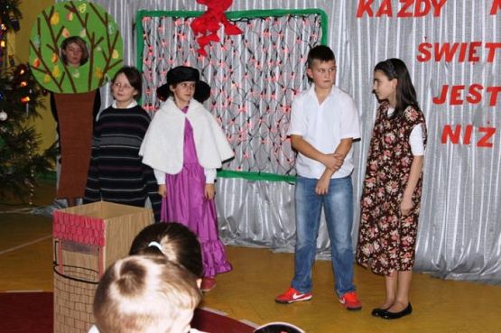  Grafika #30: Kiermasz Świąteczny 13 XII 2013r.
