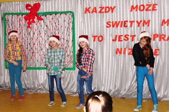  Grafika #32: Kiermasz Świąteczny 13 XII 2013r.