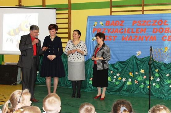 Grafika #12: PSZCZOŁY -IV 2014