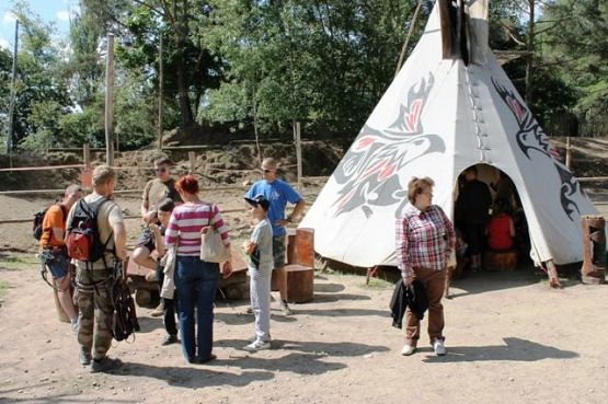 Grafika #1: WYCIECZKA DO PARKU LINOWEGO- ADVENTURE PARK