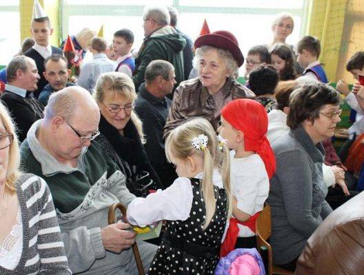  Grafika #19: DZIEŃ BABCI I DZIADKA I 2015