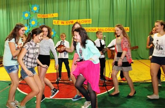 Grafika #9: Dzień Kobiet 2015